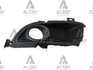 MN126455 SİS LAMBA KAPAĞI LANCER 03-06 SOL (SİS DELİKLİ) SİYAH