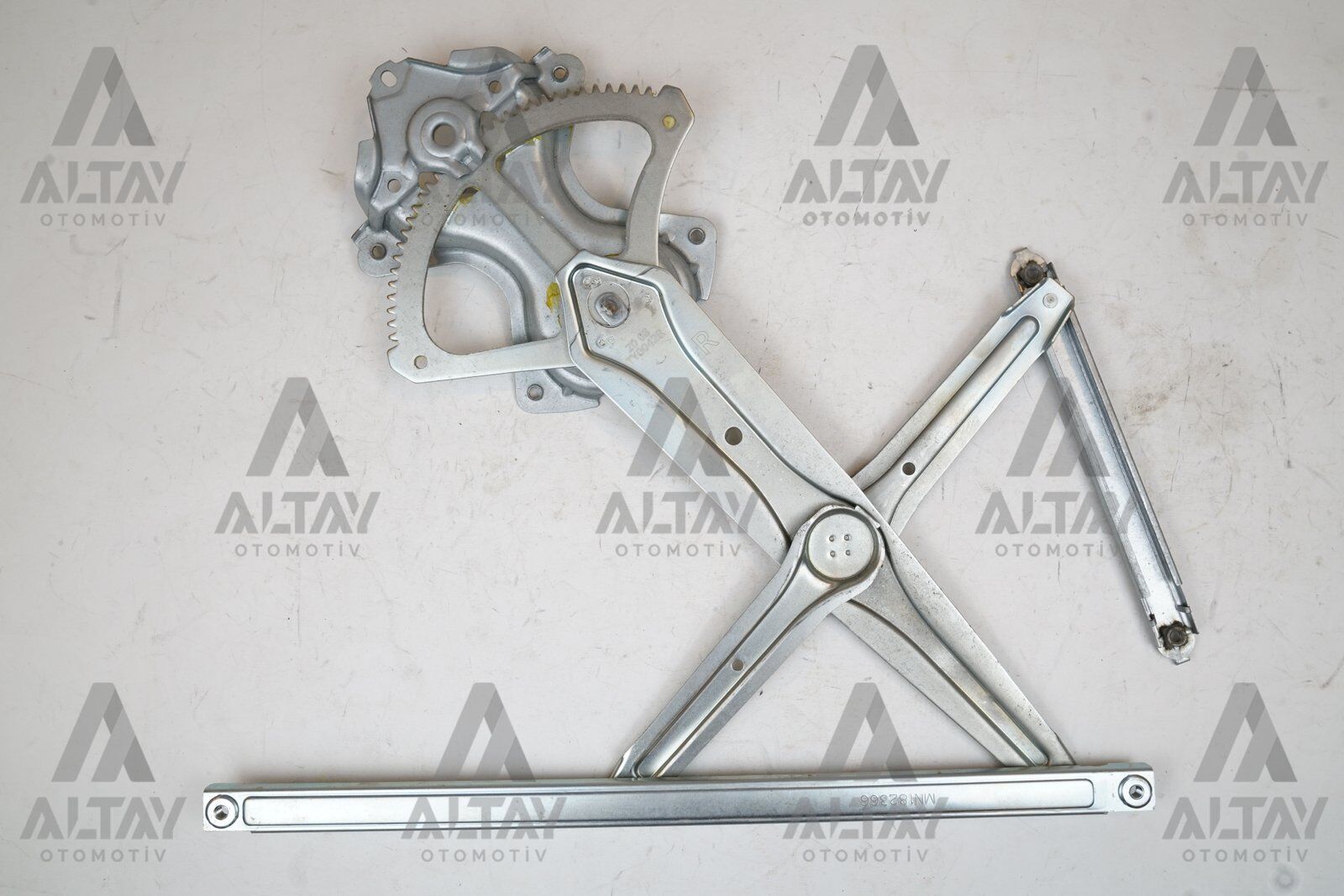 69801-52080 CAM KRİKOSU RAV-4 ELEKTRİKLİ 06-18 ÖN SAĞ