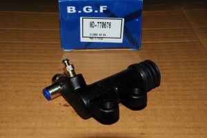 MITSUBISHI OUTLANDER DEBRİYAJ MERKEZ ALT 00- MD770676