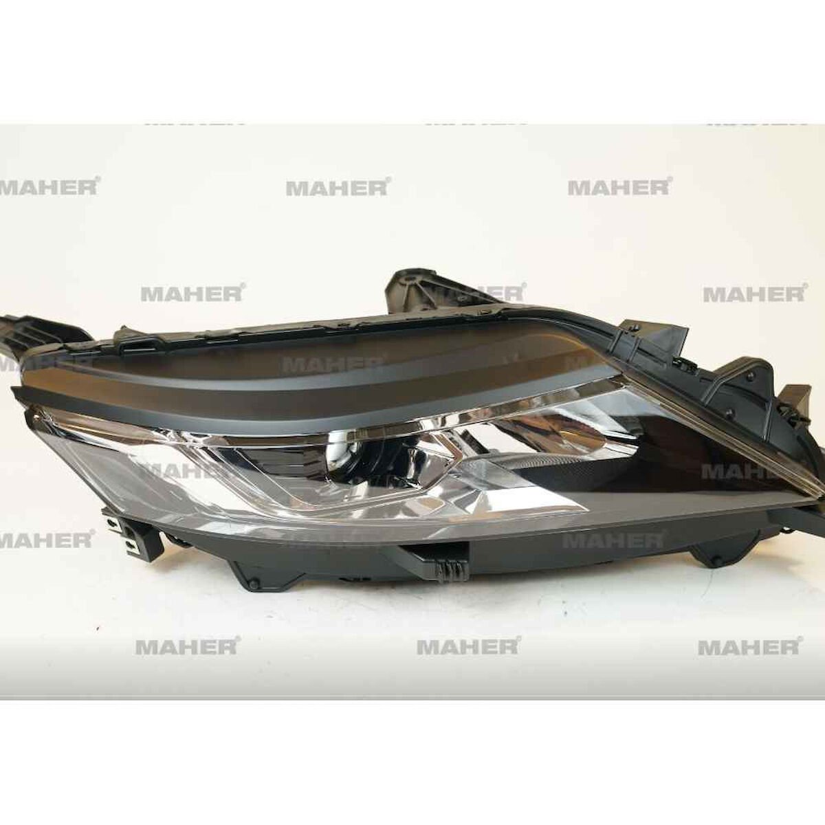 FAR L-200 19-21 LEDSİZ MANUEL SAĞ   OEM: 8301D378