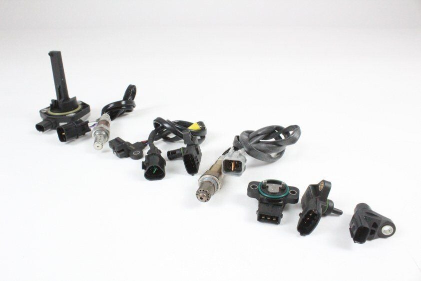 AMPÜL 12V H27W/1 HYUNDAI / KIA / SSANGYONG FAR AMPLÜLÜ SOKETLİ PG13