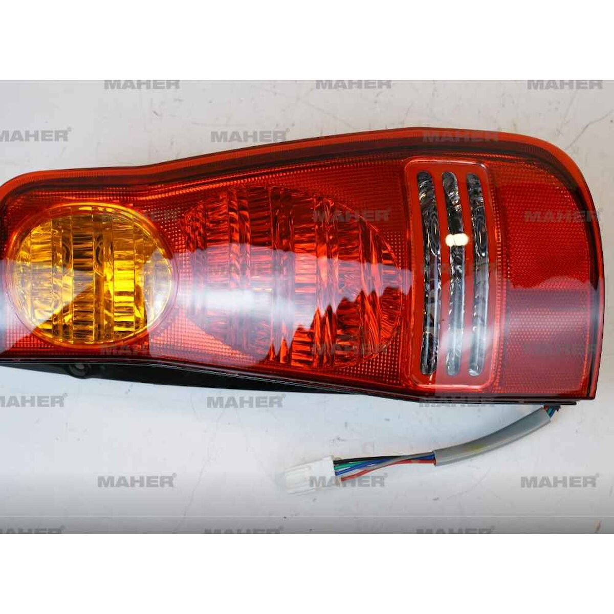 STOP LAMBASI MATRIX 01-05 SAĞ   OEM: 92402-17000